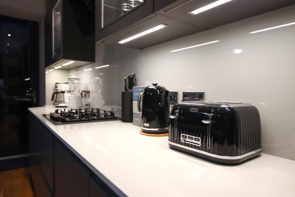 Stylish 2 Bed Home In The Heart Of Clifton 브리스틀 외부 사진