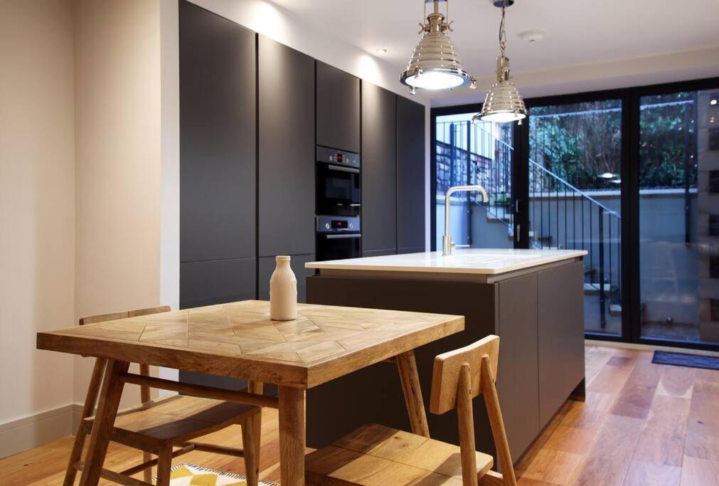 Stylish 2 Bed Home In The Heart Of Clifton 브리스틀 외부 사진